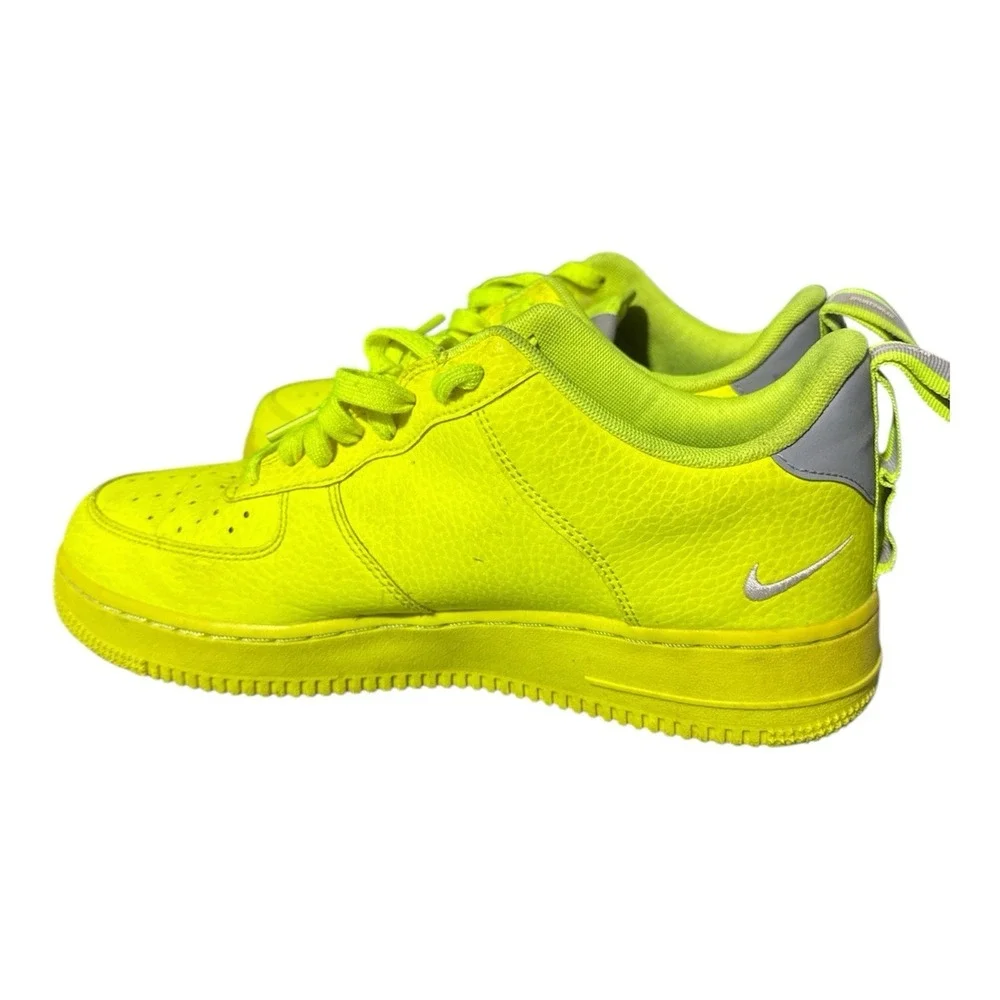 🇺🇸Nike Air Force Size 8.5 1 '07 LV8 Volt (a bright, striking yellow-green).‎